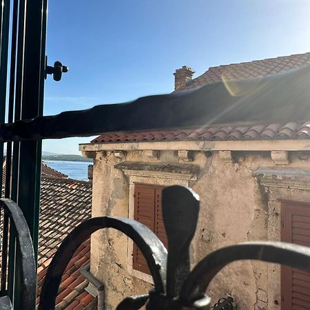 Old Stone House St Lawrence In The Heart Of Sibenik'S Old Town Apartment Exterior photo