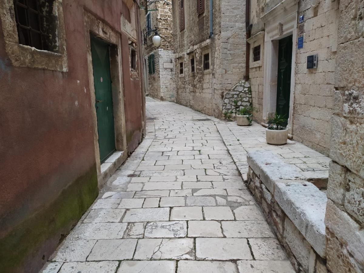 Old Stone House St Lawrence In The Heart Of Sibenik'S Old Town Apartment Exterior photo